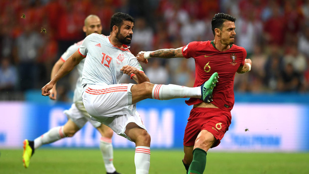 Bồ Đào Nha 3-3 Tây Ban Nha: Cả thế giới ngả mũ thán phục Ronaldo 5 Bồ Đào Nha 3-3 Tây Ban Nha: Cả thế giới ngả mũ thán phục Ronaldo 5