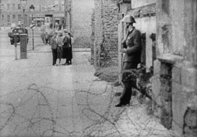 Kết cục cay đắng của người lính Đông Đức: Vượt bức tường Berlin để tìm tự do hay cái chết? - Ảnh 7.