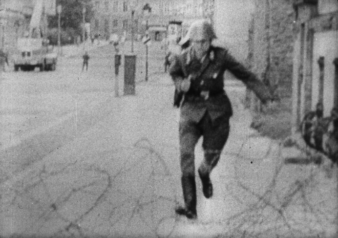Kết cục cay đắng của người lính Đông Đức: Vượt bức tường Berlin để tìm tự do hay cái chết? - Ảnh 8.