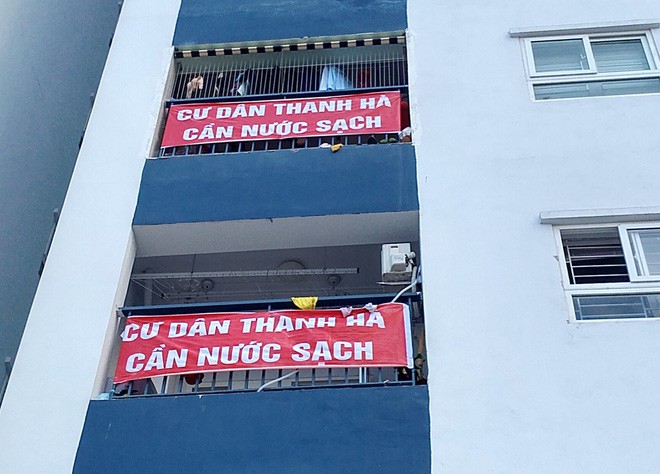 Hà Nội: 9 tòa chung cư tại khu đô thị Thanh Hà treo băng rôn đỏ rực vì hàng nghìn gia đình khốn đốn do nước bẩn 10