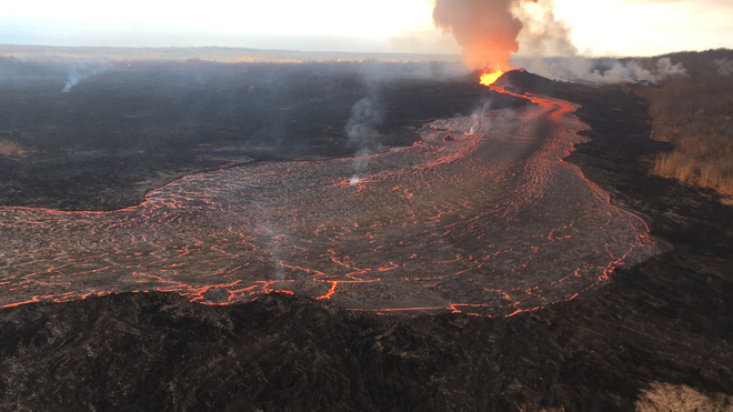 Sau khi hút gần sạch nước hồ, núi lửa ở Hawaii có nguy cơ gây tai họa mới - Ảnh 6.
