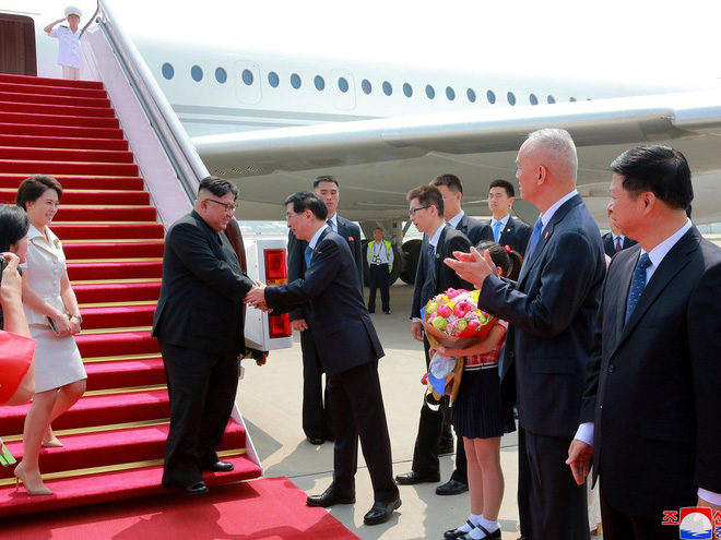 Chuyện chưa kể về sự phá lệ ngoại giao TQ dành cho ông Kim Jong-un qua các chuyến thăm - Ảnh 1.