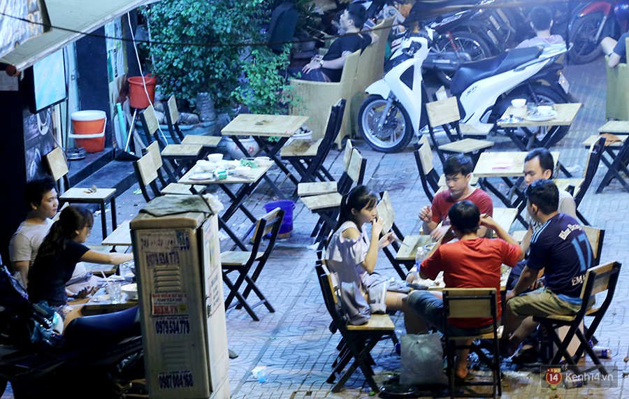 Dân nhậu ở Sài Gòn thức trắng đêm xem World Cup 2018 trên phố nhậu Phạm Văn Đồng - Ảnh 6.
