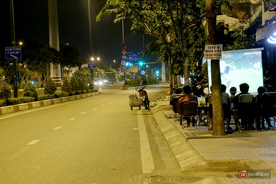 Dân nhậu ở Sài Gòn thức trắng đêm xem World Cup 2018 trên phố nhậu Phạm Văn Đồng - Ảnh 21.
