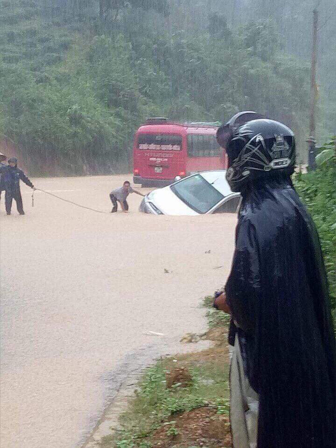 Lũ lịch sử ở Hà Giang: Đã có cảnh báo nhưng dân vẫn chủ quan khiến nhiều người chết và mất tích - Ảnh 1. Lũ lịch sử ở Hà Giang: Đã có cảnh báo nhưng dân vẫn chủ quan khiến nhiều người chết và mất tích 1