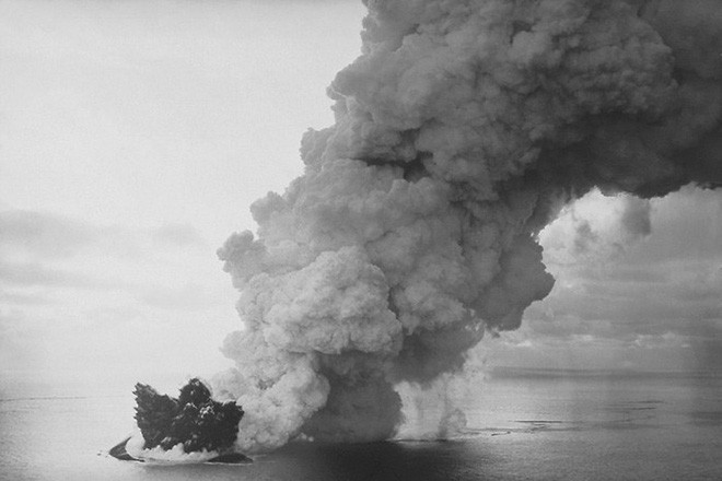 Đảo núi lửa Surtsey: Cấm địa kỳ bí của giới khoa học ngoài khơi Iceland, đến năm 1963 mới được phát hiện - Ảnh 1.