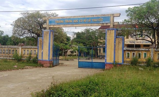Phác thảo chân dung nghi phạm khống chế, hiếp dâm cô giáo ngay tại trường học ở Huế - Ảnh 1. Phác thảo 'chân dung' nghi phạm hiếp dâm cô giáo ngay tại trường học 1