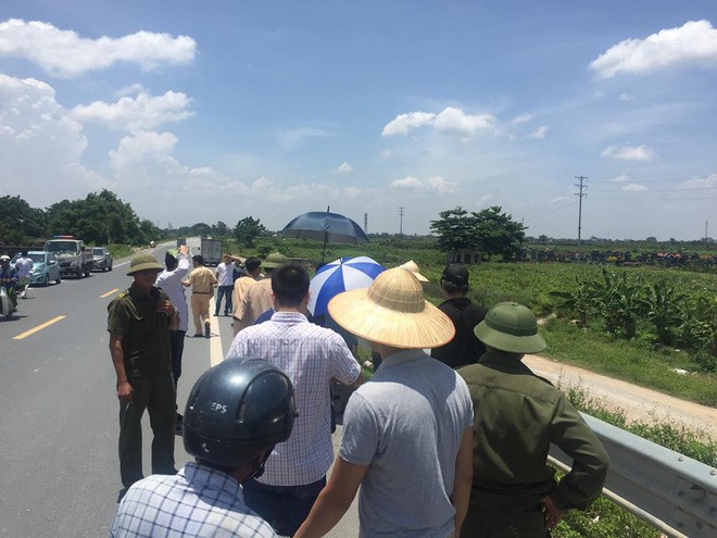 Mẫu máu của hai thiếu nữ tử vong trên quốc lộ ở Hưng Yên đều có chất kích thích - Ảnh 2. Mẫu máu của hai thiếu nữ tử vong trên quốc lộ ở Hưng Yên đều có 'chất kích thích' 1