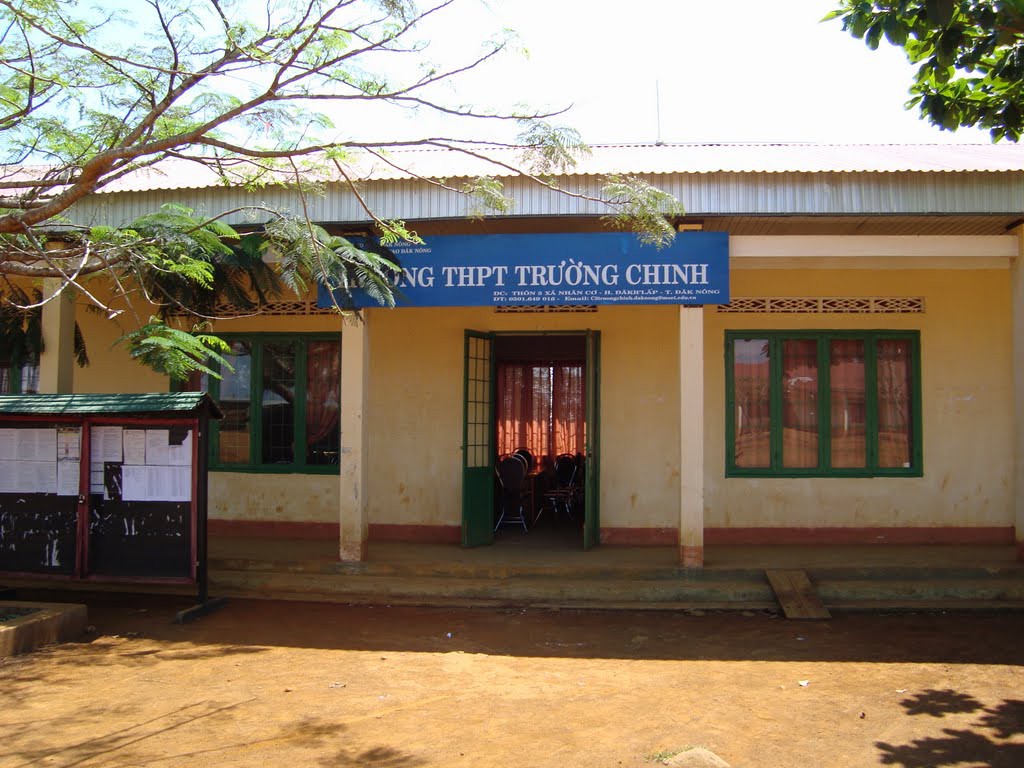 Mẹ bị tai nạn mất ngay trước cổng trường thi, nhà trường giấu để thí sinh yên tâm làm bài - Ảnh 2. Mẹ bị tai nạn mất ngay trước cổng trường thi, nhà trường giấu để thí sinh yên tâm làm bài 2