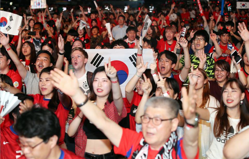 Cư dân mạng Hàn Quốc bày tỏ niềm vui khi đội nhà đánh bại đương kim vô địch World Cup - Ảnh 6. Cư dân mạng Hàn Quốc bày tỏ niềm vui khi đội nhà đánh bại đương kim vô địch World Cup 6