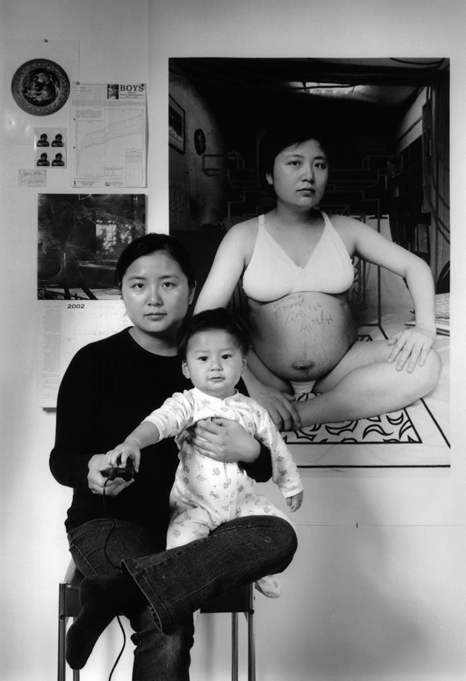Bộ ảnh bà mẹ đơn thân Đài Loan đang lan truyền trên MXH: Mỗi bức ảnh của hiện tại bao gồm cả những năm tháng trưởng thành của con 2