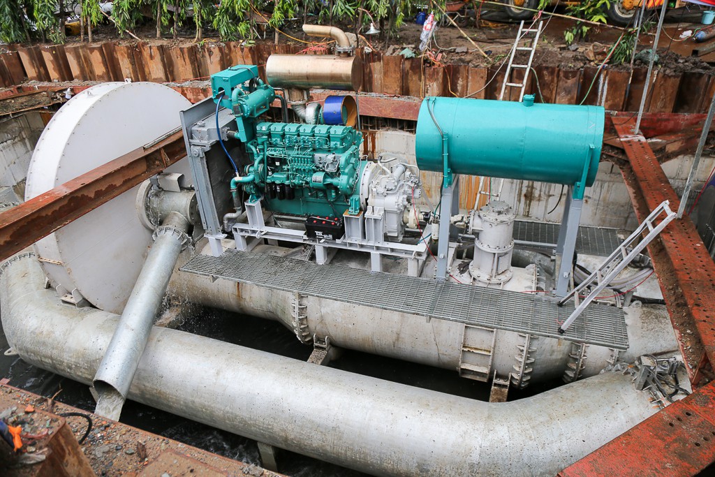 Chống ngập được 2 mùa mưa thì “siêu máy bơm” ở Sài Gòn hết kinh phí vận hành - Ảnh 1.