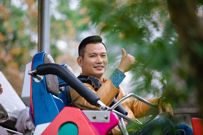 4 ông chồng đại gia vừa giàu nứt đố đổ vách vừa điển trai, phong độ của mỹ nhân Việt - Ảnh 20. 4 ông chồng đại gia vừa giàu nứt đố đổ vách vừa điển trai, phong độ của mỹ nhân Việt 20