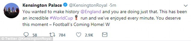 Từ Hoàng gia đến dân thường, cả nước Anh tưng bừng ăn mừng đội tuyển Anh vào bán kết World Cup sau 28 năm - Ảnh 3.