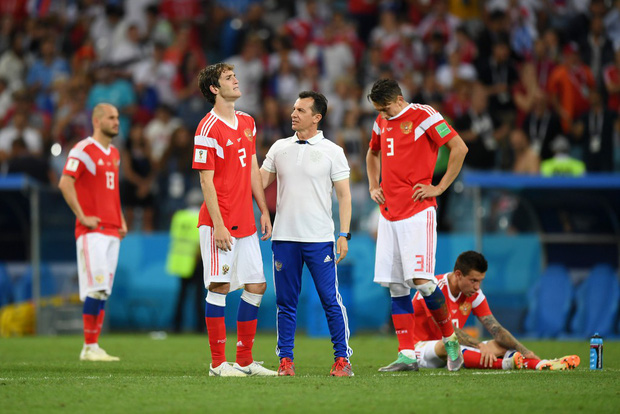 Khán giả Nga trải qua mọi cung bậc cảm xúc để rồi đau khổ nhìn đội nhà bị loại 9