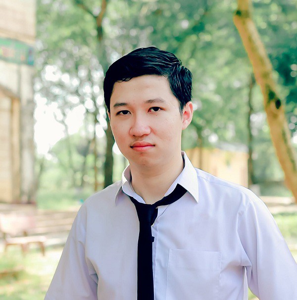 Điểm thi của Cậu bé Google Phan Đăng Nhật Minh: Tiếng Anh 9,6 Văn 6,25 - Ảnh 1.