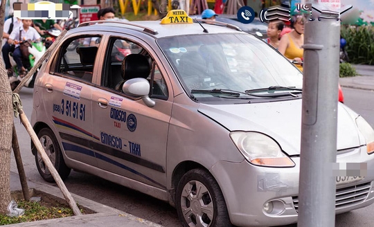 Khách nước ngoài bức xúc tố tài xế taxi ở Nha Trang ép trả phụ thu gấp 7 lần tiền cước - ảnh 1 Hình ảnh Khách nước ngoài bức xúc tố tài xế taxi ở Nha Trang ép trả phụ thu gấp 7 lần tiền cước số 1