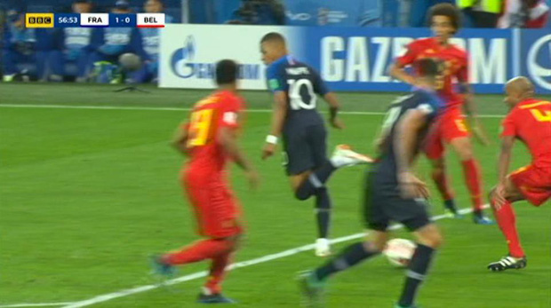 Mbappe chuyền bóng siêu hạng khiến Rio Ferdinand hét lên kinh ngạc - Ảnh 2. Mbappe chuyền bóng siêu hạng khiến Rio Ferdinand hét lên kinh ngạc 2