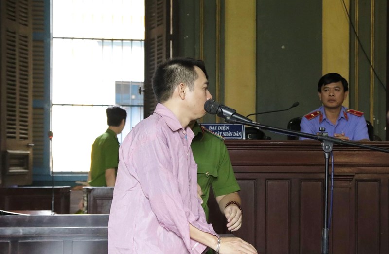 Xét xử vụ con rể đâm chết bố mẹ vợ, người vợ đề nghị tử hình chồng - ảnh 1 Hình ảnh Xét xử vụ con rể đâm chết bố mẹ vợ, người vợ đề nghị tử hình chồng số 1