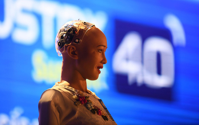 Sáng nay, công dân robot Sophia mặc áo dài nói chuyện về 4.0 ở Việt Nam - Ảnh 5.