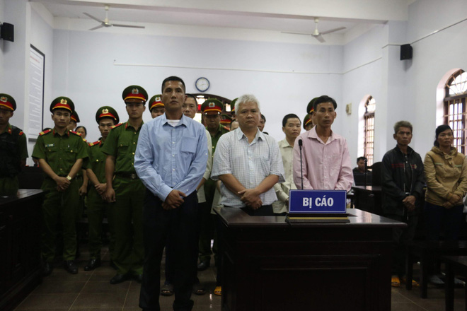 Nổ súng làm chết 3 người, Đặng Văn Hiến gửi đơn lên Chủ tịch nước xin được miễn tội chết - Ảnh 1. Nổ súng làm chết 3 người, Đặng Văn Hiến gửi đơn lên Chủ tịch nước xin được miễn tội chết 1