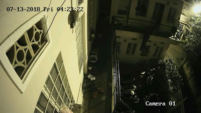 4 giờ sáng nghe tiếng động lạ, hôm sau xem lại camera an ninh, chủ nhà gần như nín lặng - Ảnh 2. 4 giờ sáng nghe tiếng động lạ, hôm sau xem lại camera an ninh, chủ nhà gần như nín lặng 2
