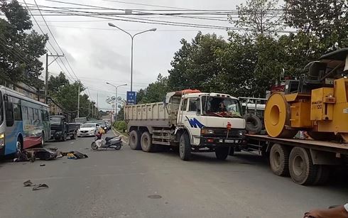 Phóng viên bị chủ doanh nghiệp vận tải dọa giết khi tác nghiệp vụ tai nạn 1 Phóng viên bị chủ doanh nghiệp vận tải dọa giết khi tác nghiệp vụ tai nạn 1