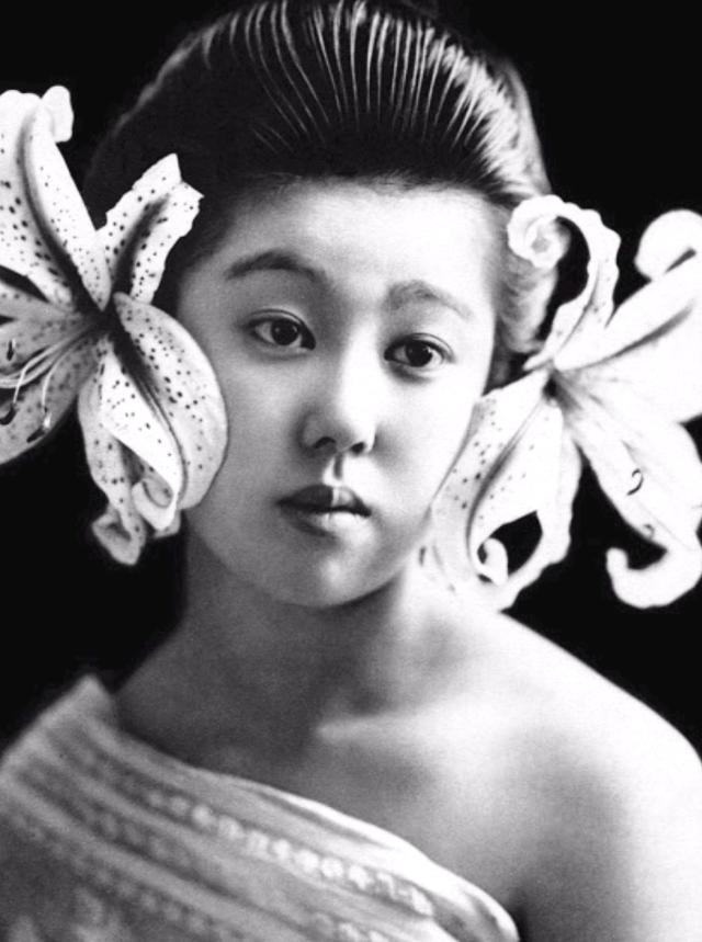 15 bức ảnh mặt mộc không son phấn của các nàng geisha thế kỷ 19 đẹp đến ngỡ ngàng làm bạn không thể rời mắt - Ảnh 9.