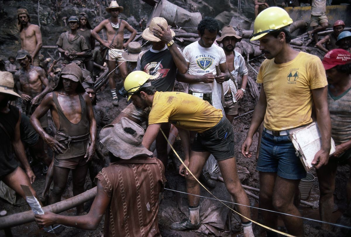 Những hình ảnh tại mỏ vàng Serra Pelada năm 1985: Khi giấc mơ làm giàu phải trả giá bằng những điều khủng khiếp - Ảnh 3.