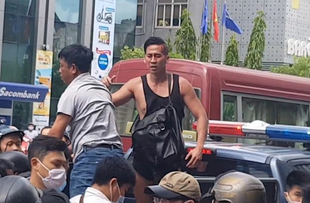 An ninh thắt chặt xung quanh phiên xử William Nguyen kích động biểu tình trái pháp luật - Ảnh 3. An ninh thắt chặt xung quanh phiên xử William Nguyen kích động biểu tình trái pháp luật 3