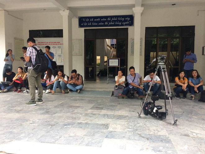 [Trực tiếp] Lạng Sơn họp báo công bố kết quả rà soát bất thường điểm thi của 35 cảnh sát cơ động - Ảnh 2.