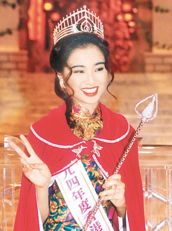 Cuộc đời Hoa hậu Hong Kong năm 1994: Rời bỏ hào quang, bán cá viên chiên nuôi chồng bệnh tật 1