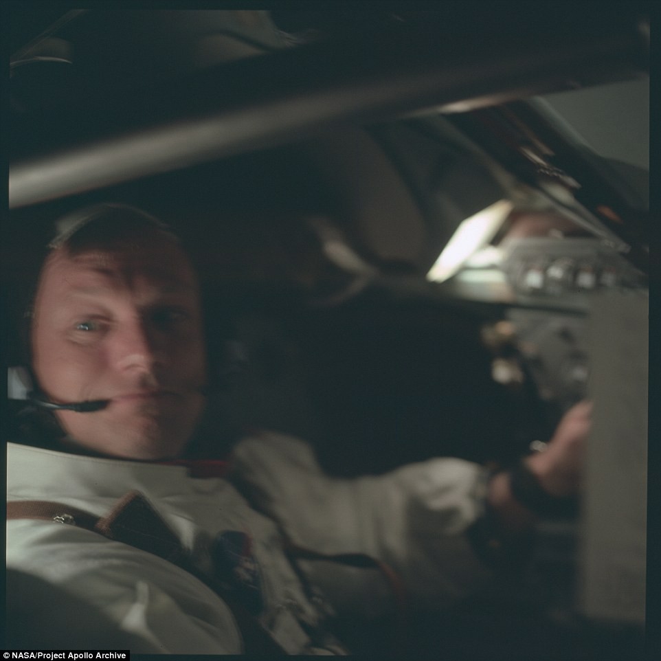 Những hình ảnh chưa từng được công bố trong sứ mệnh Mặt Trăng Apolo 11: Mốc son lịch sử chói lọi của nhân loại 14