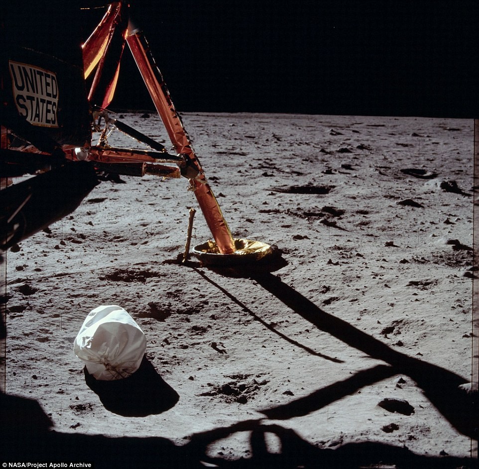 Những hình ảnh chưa từng được công bố trong sứ mệnh Mặt Trăng Apolo 11: Mốc son lịch sử chói lọi của nhân loại - Ảnh 21.