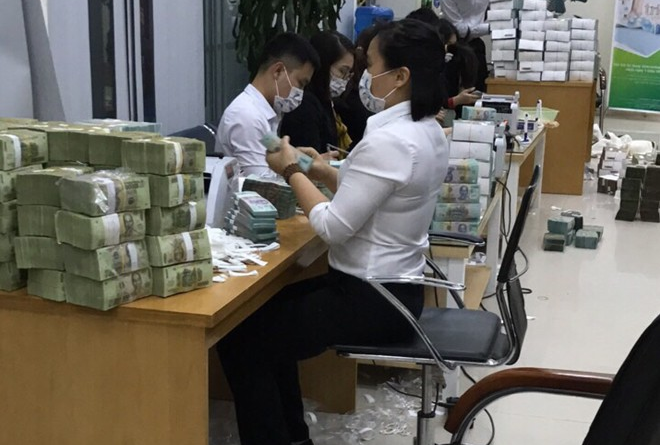 Khoảng 70 tỷ đồng gửi ở Singapore và kế hoạch ra đầu thú của ông trùm Phan Sào Nam - Ảnh 2. Khoảng 70 tỷ đồng gửi ở Singapore và kế hoạch ra đầu thú của ông trùm Phan Sào Nam 1