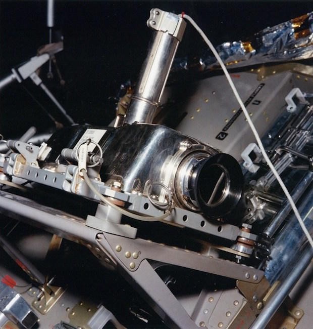 Ai là người quay/chụp lại khoảnh khắc Neil Armstrong trở thành người đầu tiên đặt chân lên Mặt Trăng? - Ảnh 2. Ai là người quay/chụp lại khoảnh khắc Neil Armstrong trở thành người đầu tiên đặt chân lên Mặt Trăng? 2