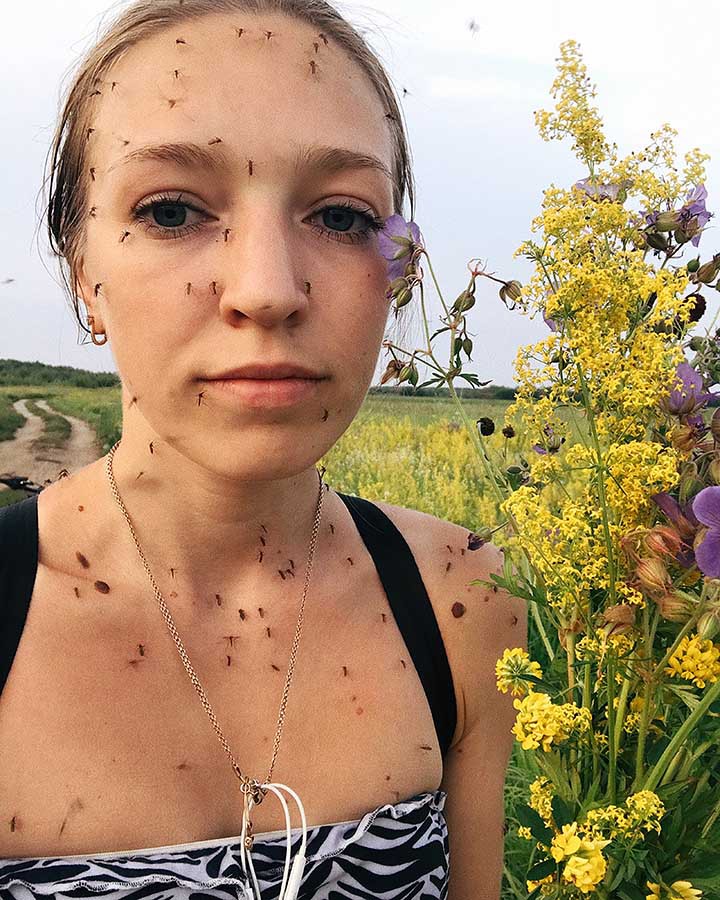 Sau bức ảnh lông mi đóng băng nổi tiếng, cô gái Nga tiếp tục chia sẻ bức ảnh selfie mùa hè đáng sợ không kém 3
