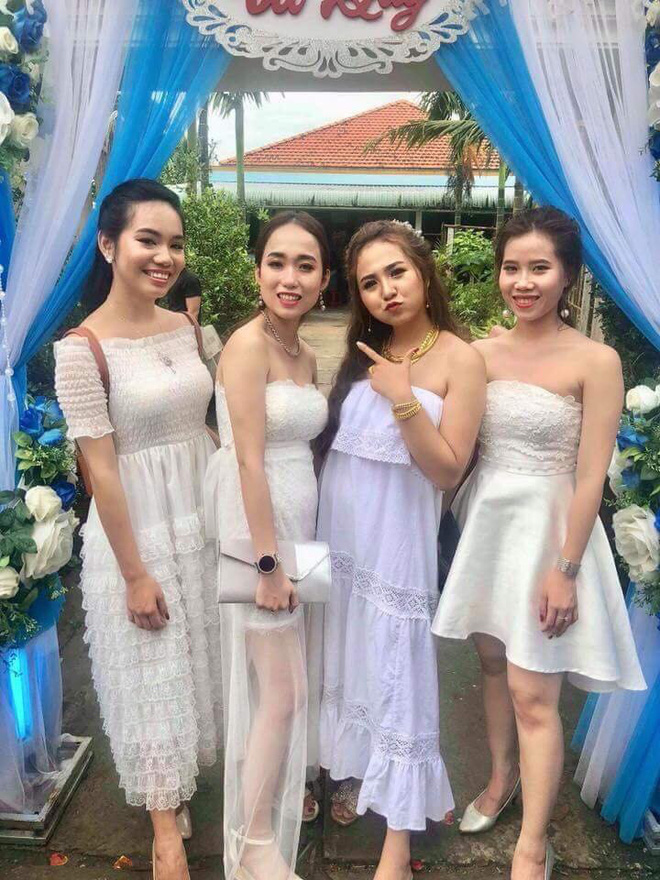 Sự thật bức ảnh ba cô gái trang điểm kinh dị đi ăn cưới bạn thân đang lan truyền trên MXH - Ảnh 2. Sự thật bức ảnh ba cô gái trang điểm kinh dị đi ăn cưới bạn thân đang lan truyền trên MXH 2