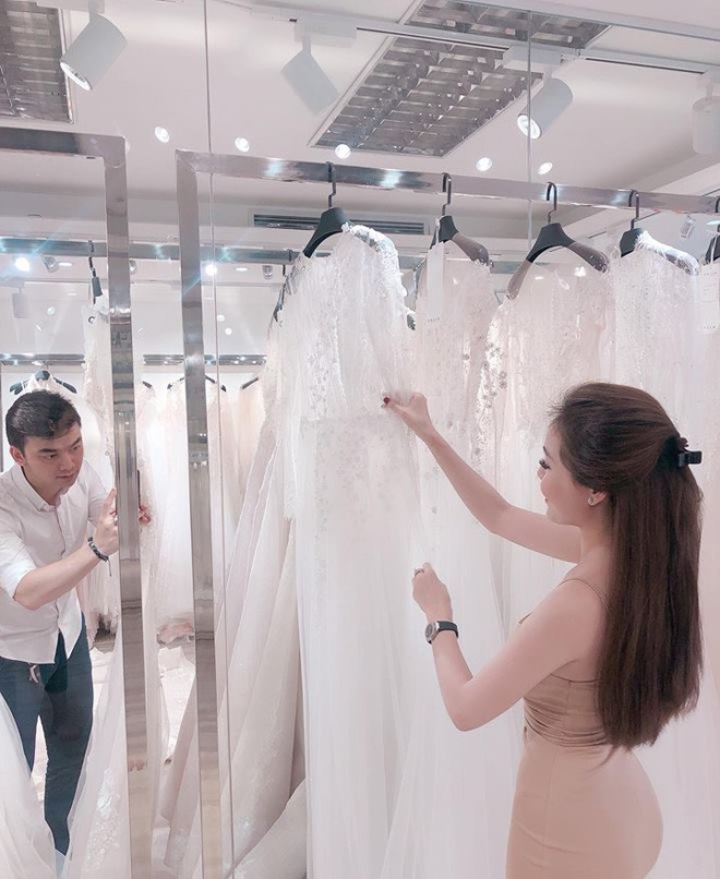 Sao nhí một thời Hà Duy dẫn hôn thê xinh đẹp đi thử váy cưới cho ngày trọng đại vào tháng 12 - Ảnh 3. Sao nhí một thời Hà Duy dẫn hôn thê xinh đẹp đi thử váy cưới cho ngày trọng đại vào tháng 12 3