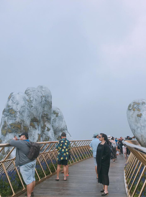 Tung ảnh chê Cầu Vàng ở Đà Nẵng đông nghịt khách, khác xa với tưởng tượng - người đăng bị ném đá vì quy chụp - Ảnh 9.