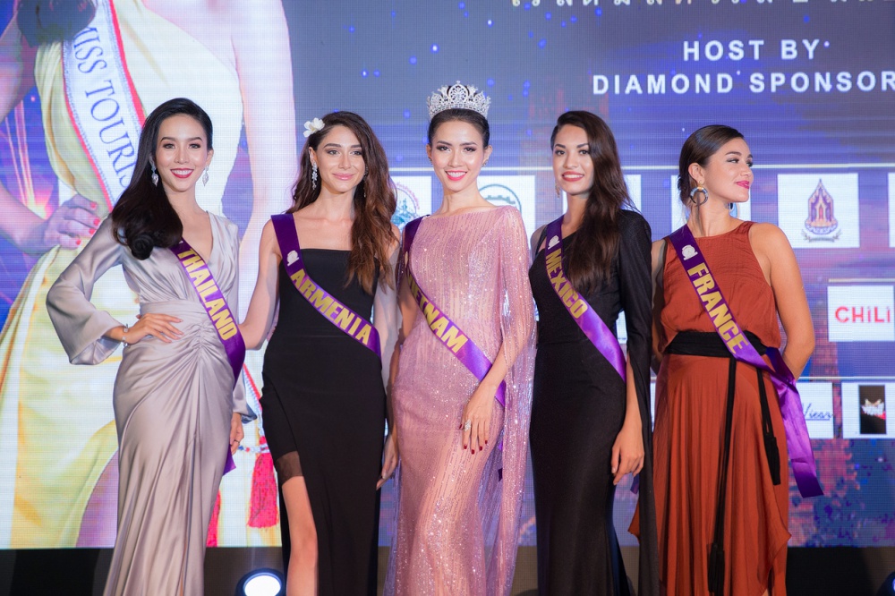 Ngắm nhan sắc lộng lẫy của dàn thí sinh Hoa hậu đại sứ du lịch Thế giới 2018 trong đêm tiệc  7