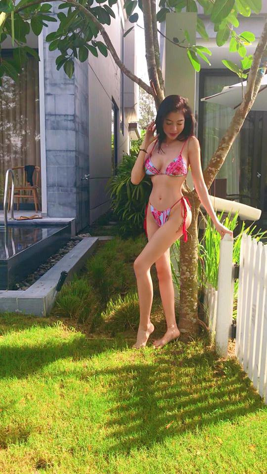 Elly Trần tiếp tục chứng minh thân hình “sạch bong” dấu vết hai lần sinh nở với loạt hình bikini nóng - Ảnh 2.
