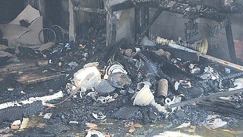 Cháy lớn thiêu rụi căn nhà ở Vĩnh Long, chủ nhà thoát chết trong gang tấc 2