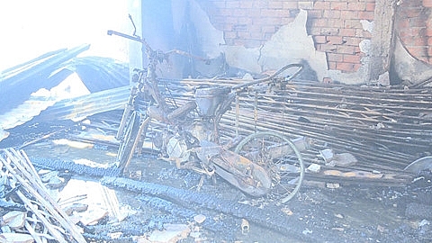 Cháy lớn thiêu rụi căn nhà ở Vĩnh Long, chủ nhà thoát chết trong gang tấc 3