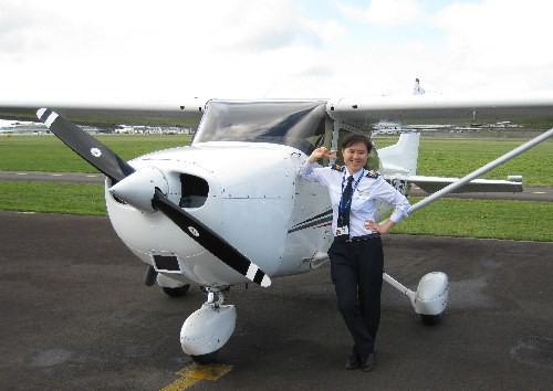 Cơ trưởng hot girl đầu tiên của hãng hàng không giá rẻ, một trong những nữ phi công trẻ nhất Việt Nam - Ảnh 4.