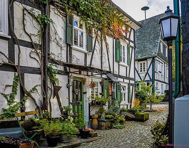 Freudenberg - Thị trấn độc nhất nước Đức với hàng chục nhà trông như 1, tìm nhà gian nan chẳng khác gì “mò kim đáy bể” - Ảnh 7.