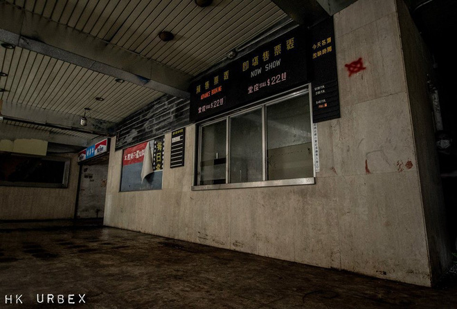 Rạp phim bị bỏ hoang ở Hong Kong: Điểm vui chơi nổi tiếng giờ chỉ còn lại đống đổ nát âm u vì những lời đồn thổi chết chóc - Ảnh 5.
