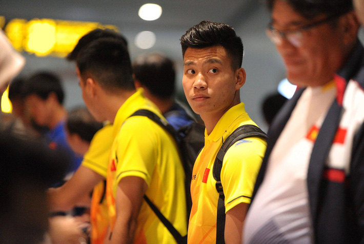U23 Việt Nam thấm mệt khi hạ cánh xuống Indonesia 2