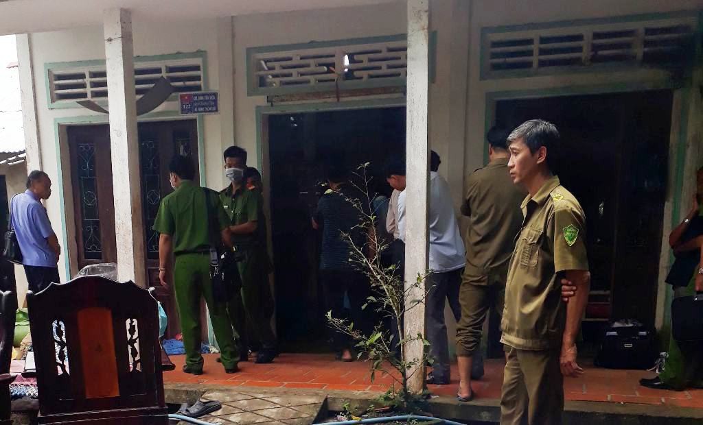 Vụ con trai giết bố mẹ già, đâm bị thương hai mẹ con em gái: Nghi phạm có tiền án hiếp dâm, đang được giám sát chặt - Ảnh 1. Vụ con trai giết bố mẹ già, đâm bị thương hai mẹ con em gái: Nghi phạm có tiền án hiếp dâm, đang được giám sát chặt 1