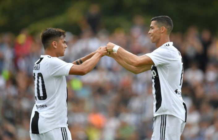 Ronaldo ghi bàn ngày ra mắt Juventus, trận đấu kết thúc sớm vì fan cuồng náo loạn - Ảnh 7.